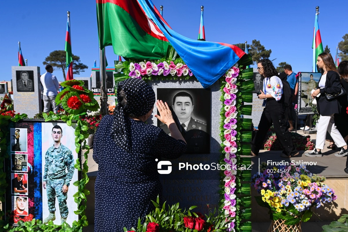 Azərbaycan Vətən müharibəsində şəhid olan qəhrəman övladlarını yad edir - FOTOREPORTAJ + VİDEO